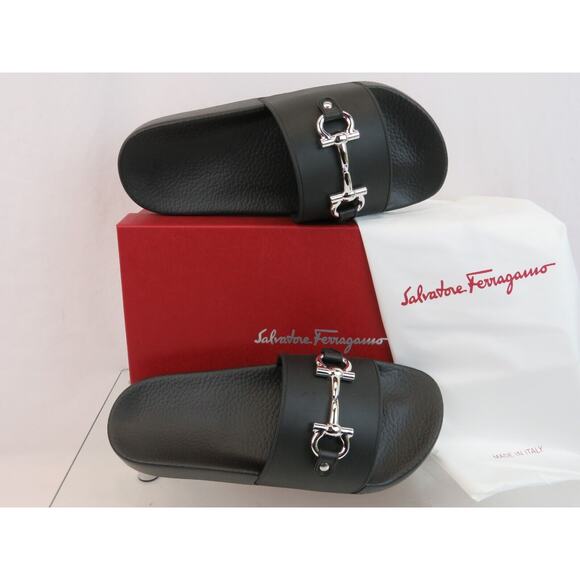 NIB FERRAGAMO GROOVY 11 BLACK RUBBER SILVER GANCINI BIT LOGO SANDALS SLIDES 9 M - Picture 5 of 13